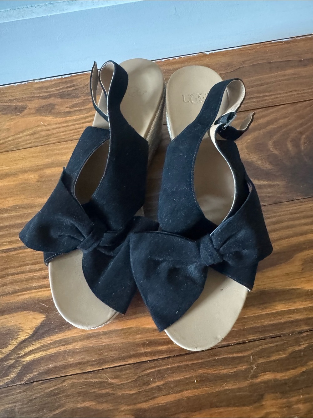 UGG Black Bow Slingback Sandals with Tan Footbed